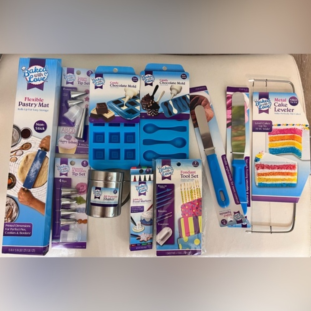 Baking‎ bundle lot candy molds, icing piping tips, cake leveler, icing spatulas